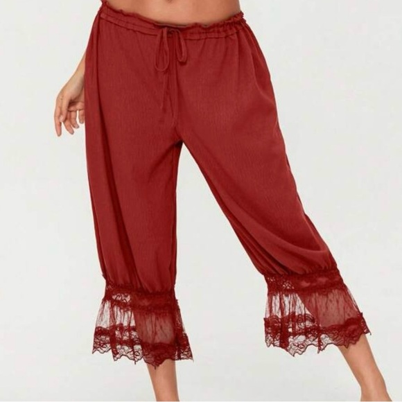 Red Lace Trimmed Capris with Elastic Waistband - Picture 5 of 8